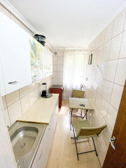 Titan, Auchan, str. Jean Steriadi, - 4