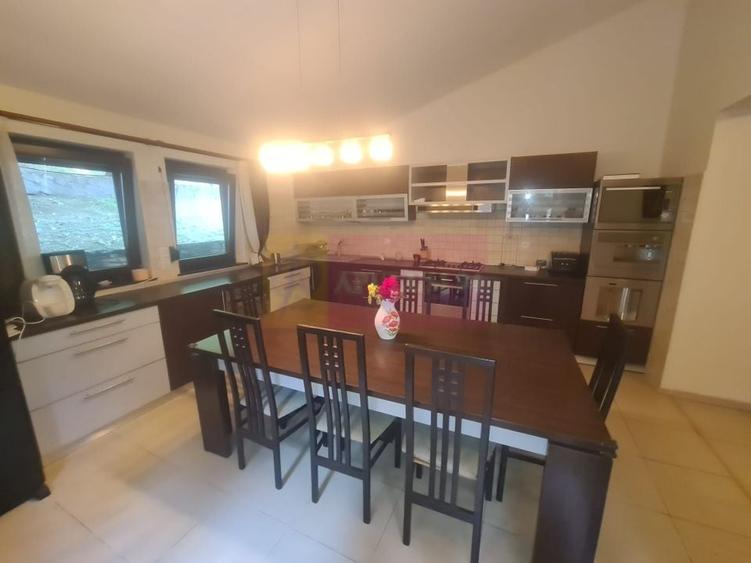 Vila de vanzare in Campina - Zona Lunca Mare - 6