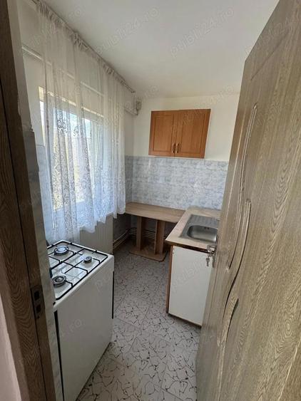 Ofer spre inchiriere garsoniera confort 1 - 1