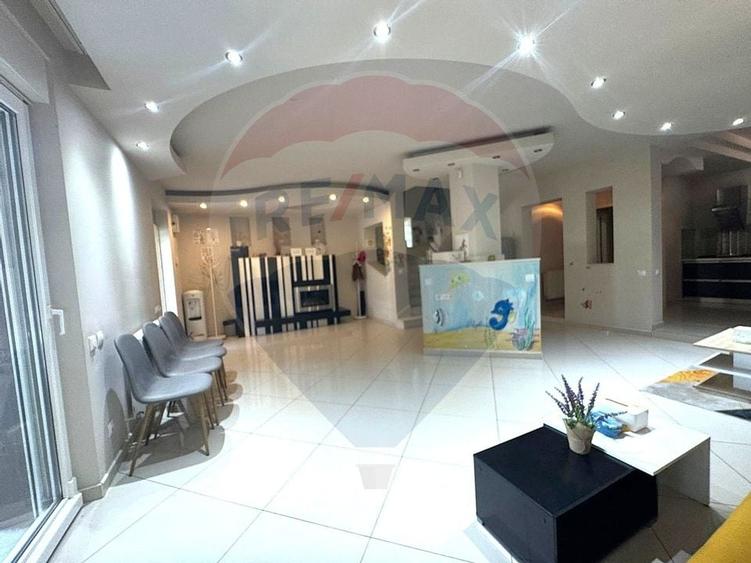 Casă / Vilă spațioasă de închiriat – Militari, zona Moinești - 1