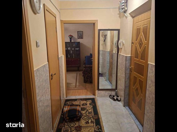 Apartament cu 3 camere în Calea București
