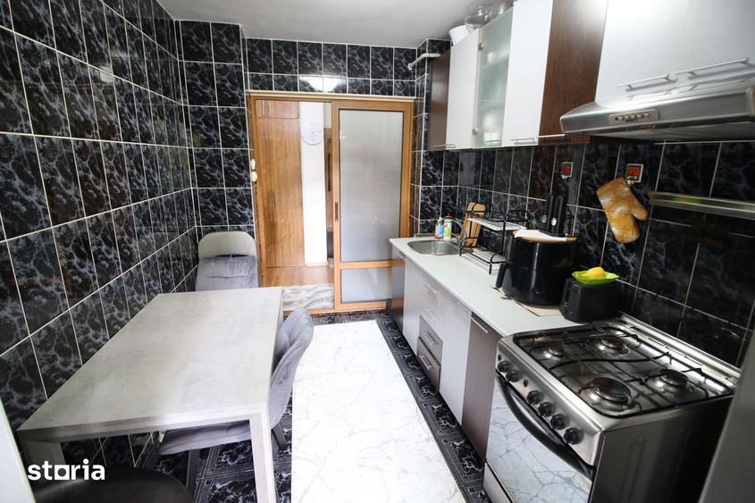 Apartament cu 3 camere decomandat în Siderurgiștilor