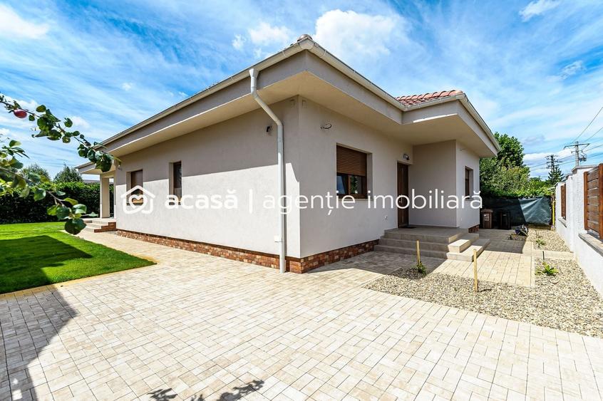 Casă individuală cu 4 camere cu Canalizare în Aradul Nou