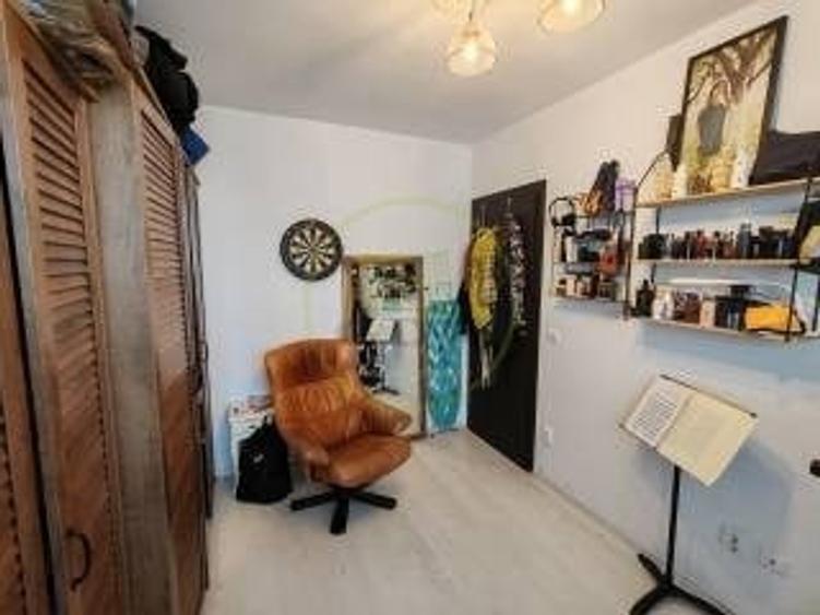 Penthouse cu 3 camere decomandat, mobilat în Turnișor