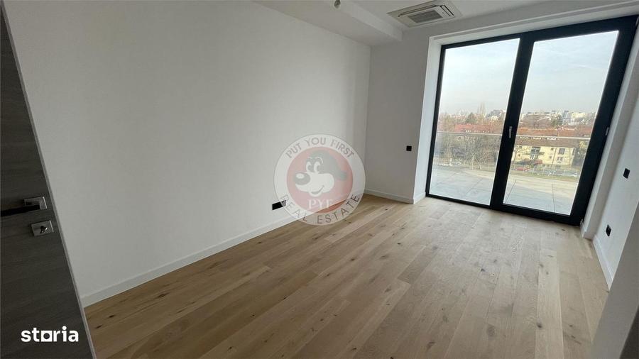 Apartament cu 3 camere semidecomandat în Floreasca