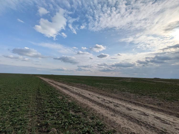 Teren Construcții intravilan de 300 mp, în Vărăști
