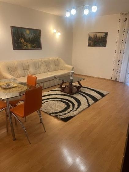 Apartament cu 3 camere decomandat, mobilat în Doamna Ghica