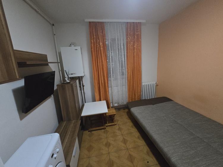 Garsonieră decomandată în Exterior Vest