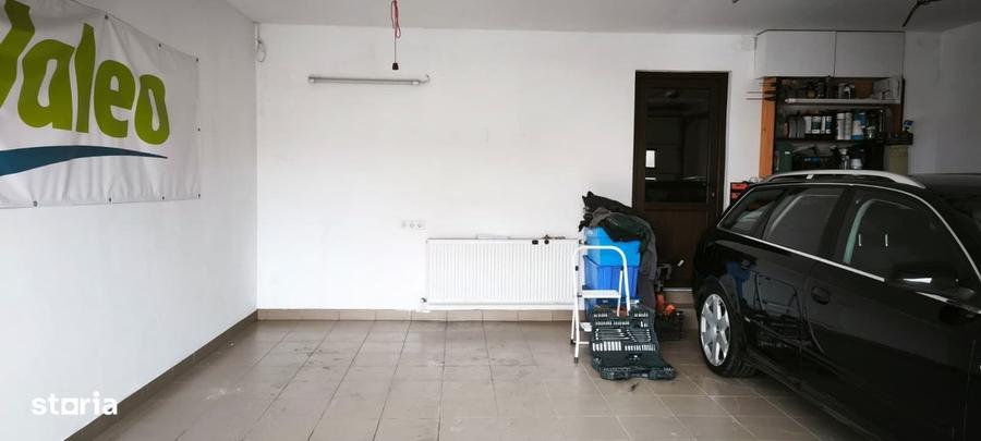 Casă cu 4 camere în Criș