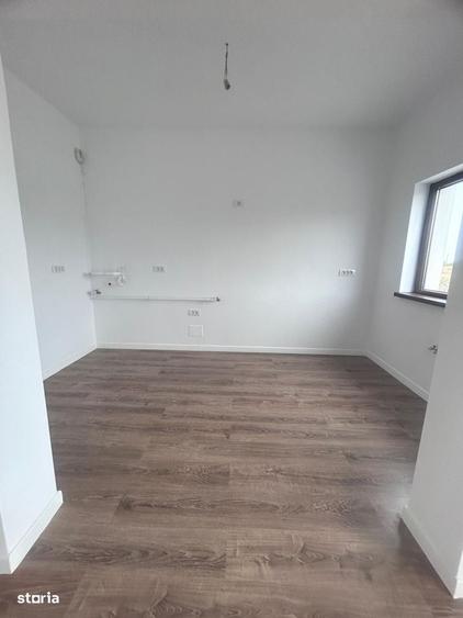 Casă cu 3 camere în Vladimirescu