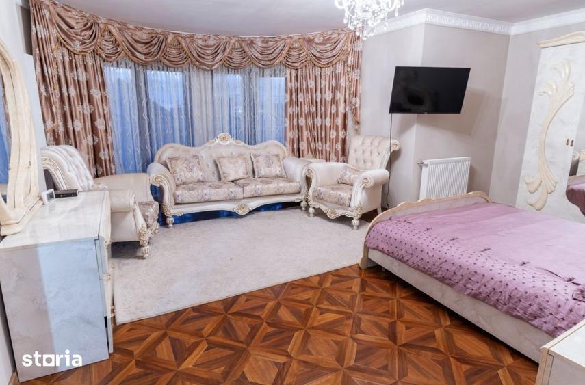 Casă cu 6 camere cu Teren 560 Mp în Criș