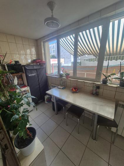 Apartament cu 4 camere în Est