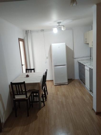 Apartament cu 3 camere decomandat în Popoveni