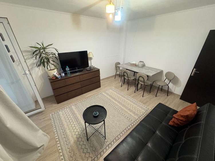 Apartament cu 2 camere decomandat, mobilat în Energia