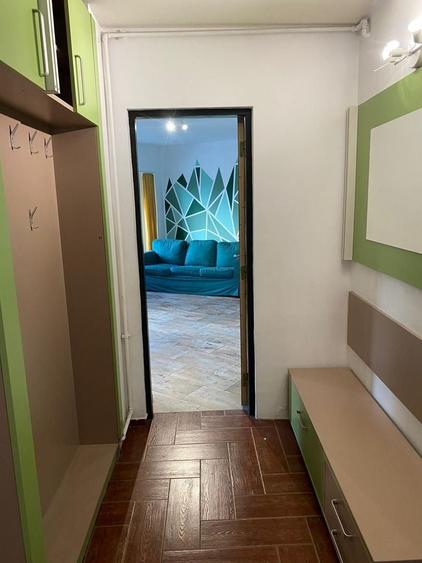 Apartament cu 2 camere decomandat, mobilat în Calea Călărașilor