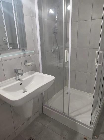 Apartament cu 3 camere semidecomandat în Exterior Vest