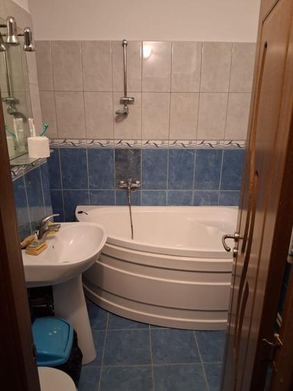 De vanzare apartament 4 camere - 7