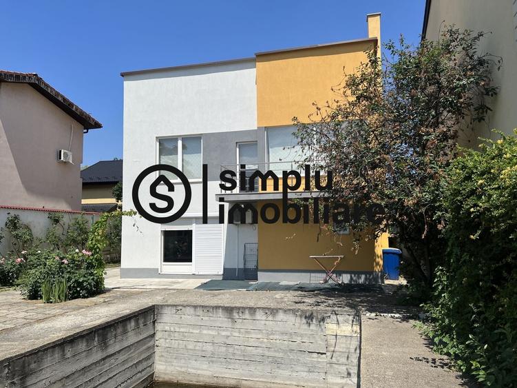 Casă individuală cu 7 camere cu Canalizare în Brazda lui Novac