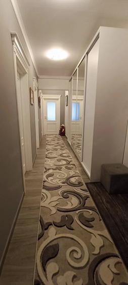 Apartament cu 3 camere decomandat în Berceni
