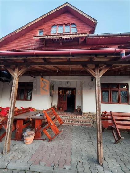 Casă individuală cu 13 camere cu Teren 1063 Mp în Vintilă Vodă