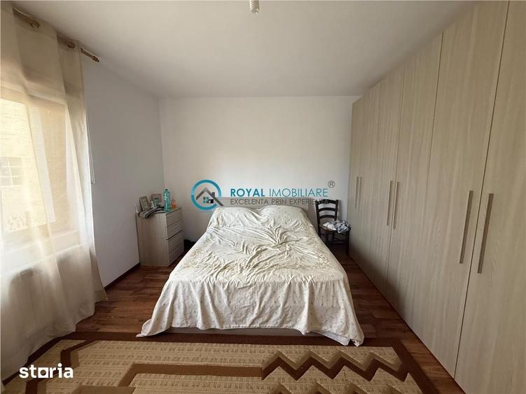Casă cu 5 camere cu Teren 3700 Mp în Boldești