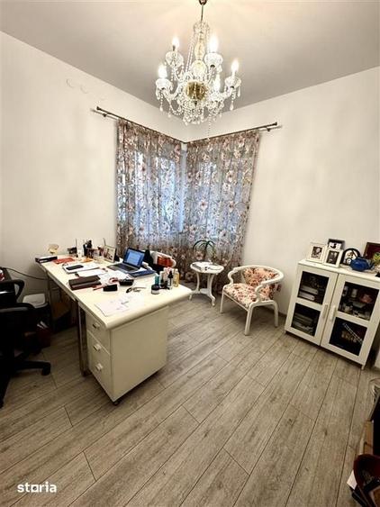 Casă cu 6 camere cu Teren 270 Mp în Sud