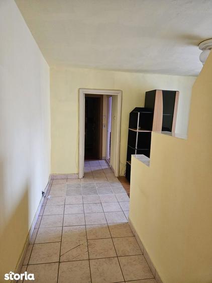 Apartament cu 3 camere în Cetate