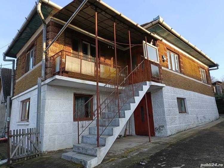 Casă cu 4 camere în Cara