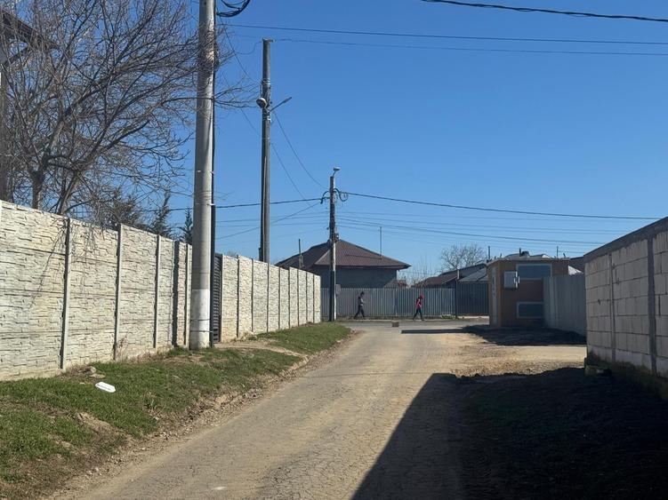 Teren Construcții intravilan de 1800 mp, în Piteasca