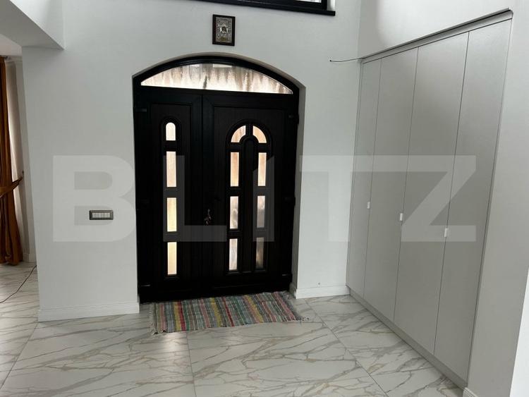 Casă individuală cu 5 camere cu Canalizare în Nufărul