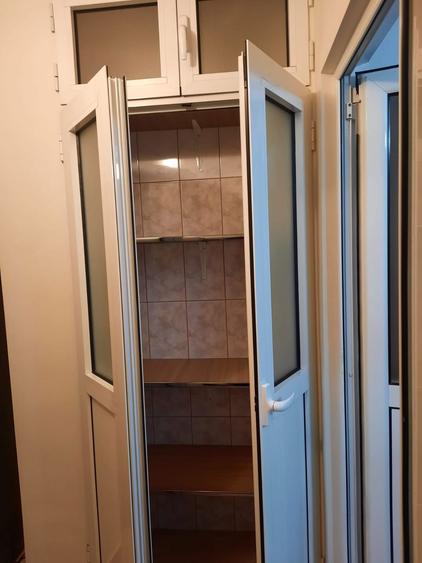 Proprietar. Inchiriez garsoniera . - 5