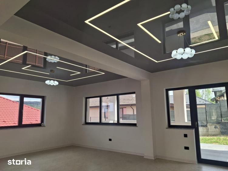 Casă cu 5 camere cu Teren 477 Mp în Bârnova
