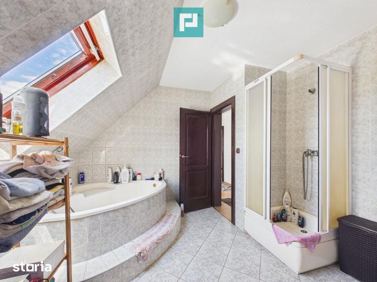 Casă cu 4 camere cu Teren 410 Mp în Central