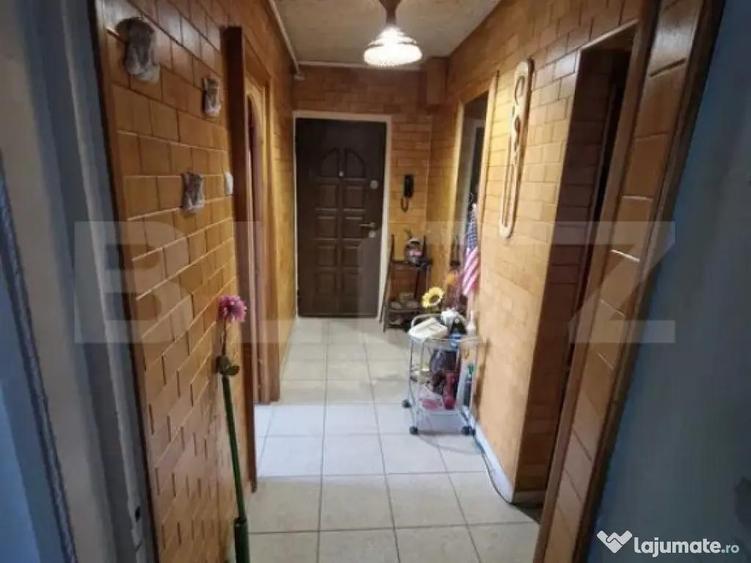 Apartament de vanzare cu 3 camere, 76 mp utili, zona Carpati - 3