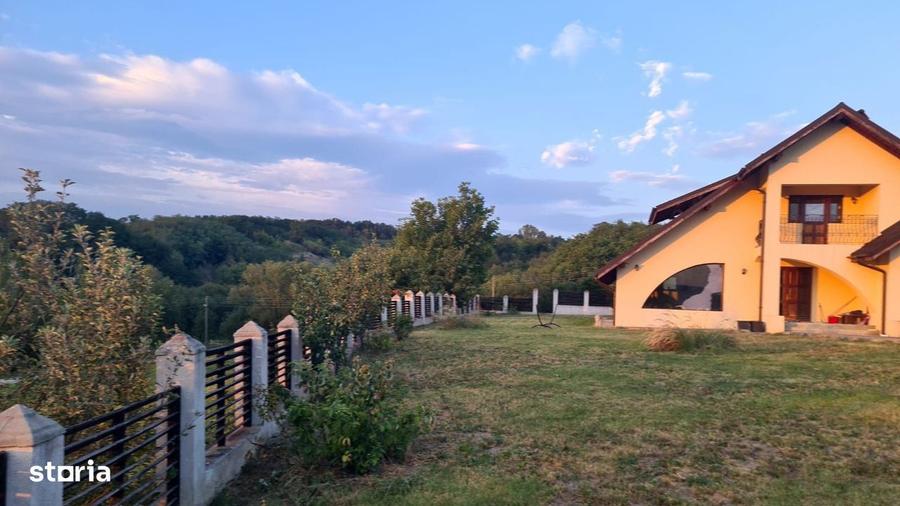 Refugiu la munte - casa cu 3070 mp teren ?i vedere spre Varful Ranca - 2