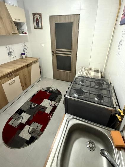 Vand apartament 2 camere complet mobilat si utilat, semidecomandat, 48,3 mp utili, etaj 2 - 3