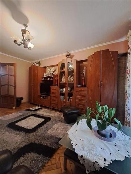 RECO Apartament cu trei camere decomandat - 3