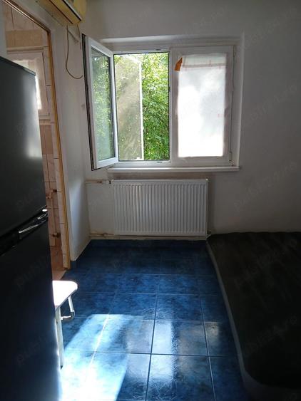 Proprietar vand Garsoniera in Titan, str. Postavarului, sector 3, comfort 2 et. 1 10 - 1