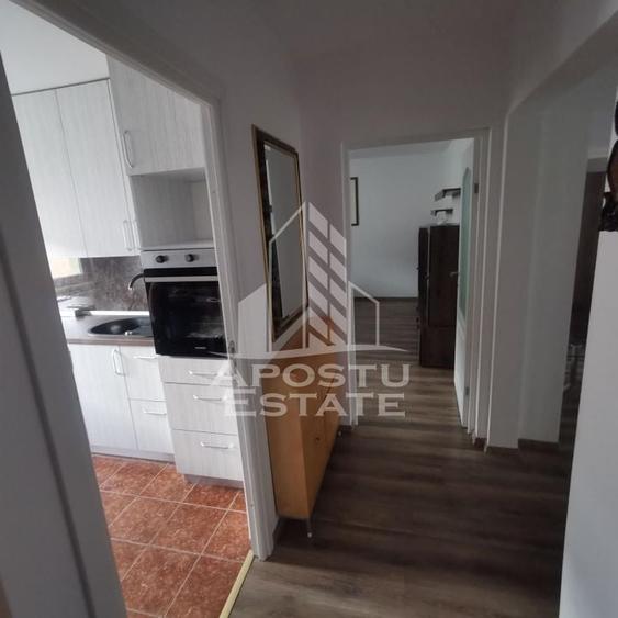 Apartament cu 3 camere, 2balcoane,2 bai, complex, centrala proprie,AC - 11