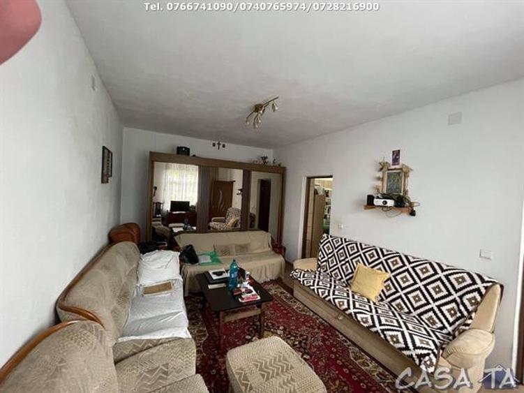 Casa 3 Camere, Strada Zambilelor - 1