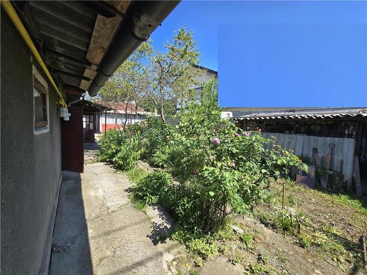 Vand casa la curte,teren 300 mp, Giulesti, sector 1. - 1