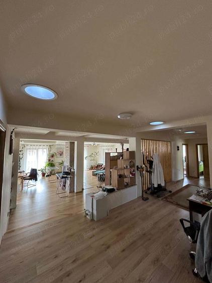 Sc vinde Depozit ?i Locuinta de serviciu - 1