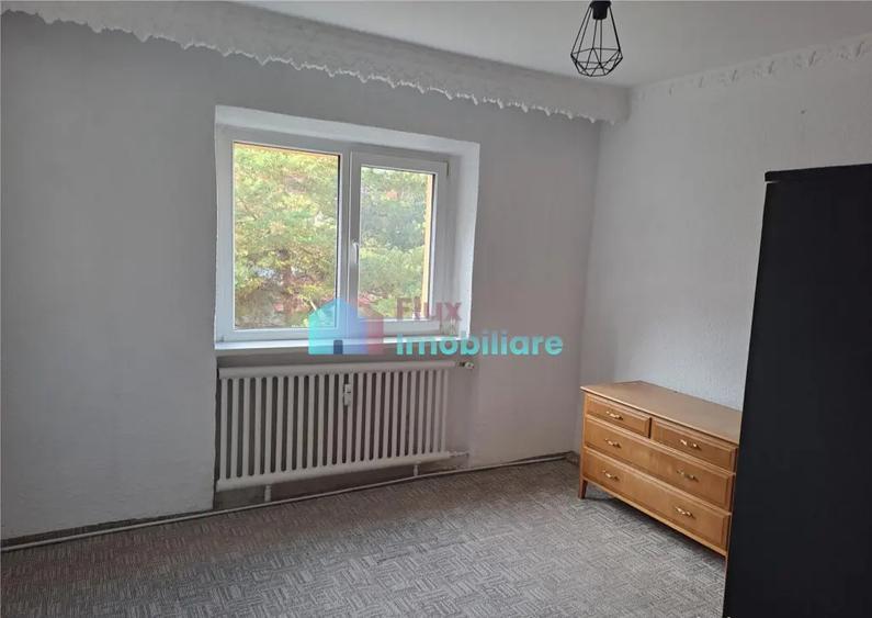 Apartament cu 3 camere etaj 2 Obcini zona Dany Gry - 2
