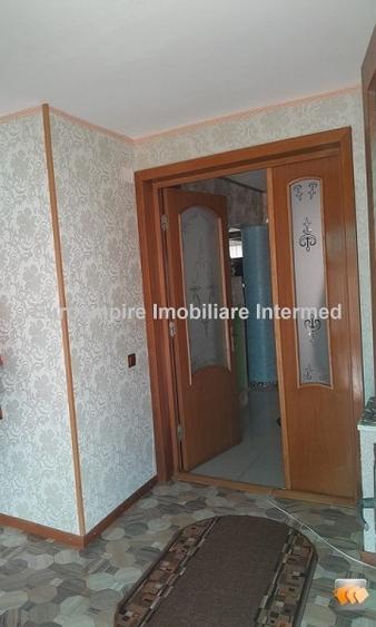 Vilă de vânzare cu 5 camere, regim de înălțime P+1 zona - 6