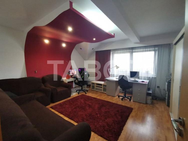 Casa in zona Centrala cu 8 camere mobilate teren 890 mp - 3