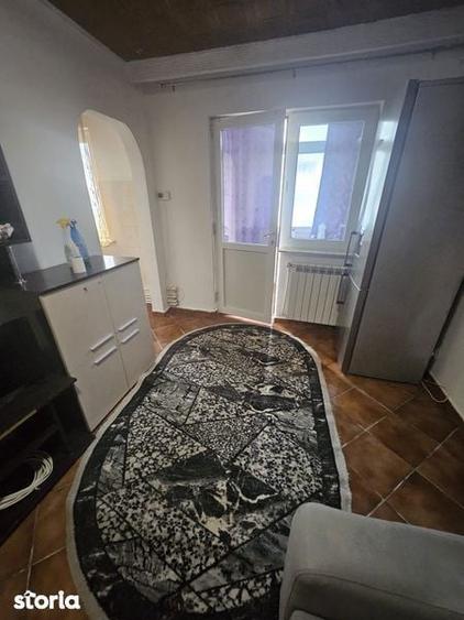Inchiriez apartament 3 camere scoala 8 - 7
