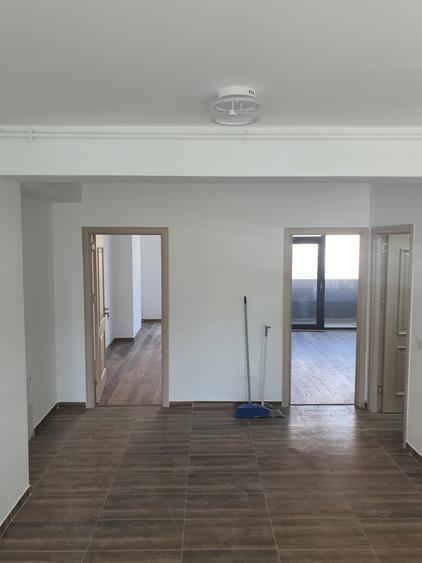 Apartament 3 camere bloc nou zona Inel 2 Constanta - 2