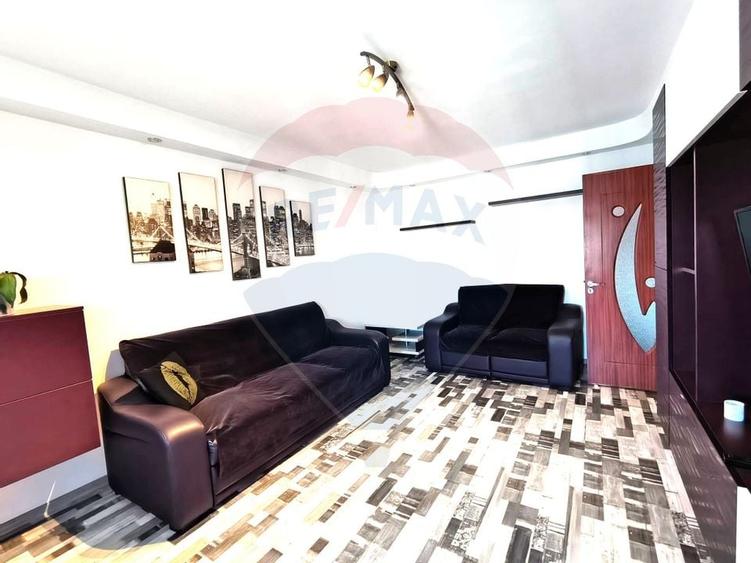 Apartament cu 3 camere de inchiriat in zona Tomis Nord - 1