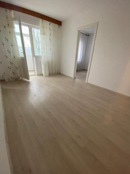 Apatament 2 camere, zona Alexandru cel Bun, etaj 3/4 - 1