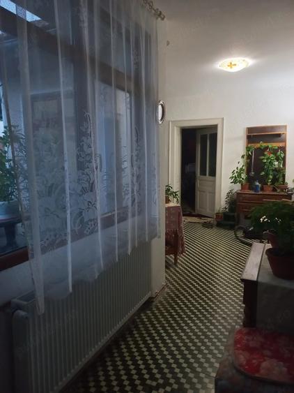 Casă cu 4 camere cu Teren 2484 Mp în Sânmartin